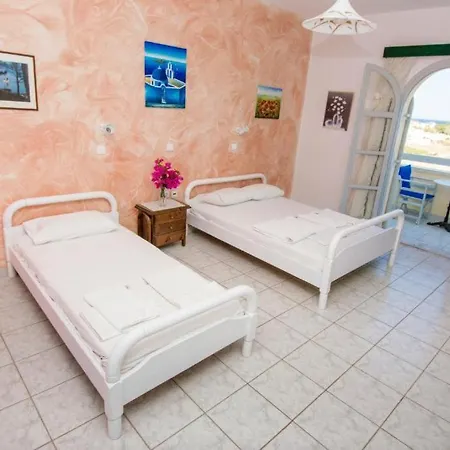 Pine Vista Hotel Perissa (Santorini)